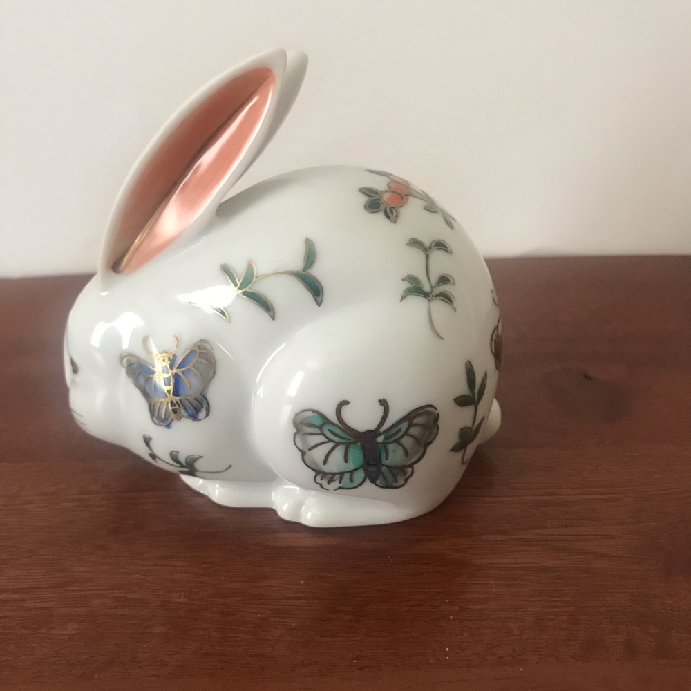 Imari Rabbit With Butterflies - Picture 10 of 15